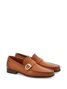 Ferragamo Gancini-plaque leather loafers - Bruin