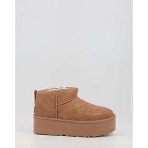 UGG Winterlaarzen Classic Ultra Mini Platform platform, trend, slip-on shoe with platform sole