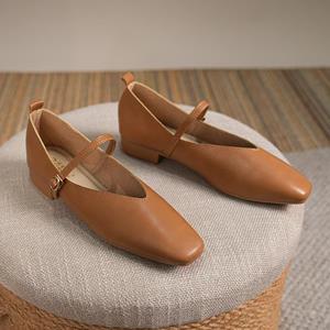 Finshoes Vrouw Lente Casual Vierkante Teen Lage Zachte Zolen Schoenen Lolita Ballerina Rode Flats Vrouwelijke Elegante Franse Retro Gesp Mary Janes 35 beige
