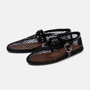 Finshoes 2024 Vrouwen Mary Jane Platte Hakken Mesh Gespen Uitsparingen Ventileren Zwarte Casual Zomer Ronde Neus Schoenen Vrouw 40 wit