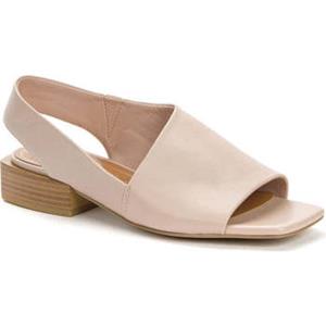 Betsy Sandalen  -