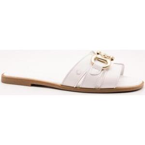 Carmela Sandalen  -