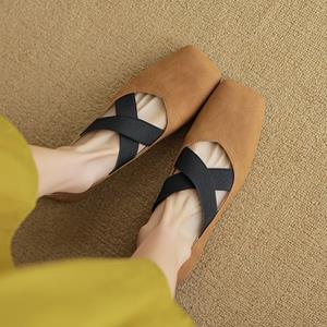 Feet love you Weiwei Girl Zilveren Balletschoenen: Retro enkelvoudige schoenen met kruisbandjes, zachte zool, vierkante neus en ondiepe mond voor dames. 42 bruin