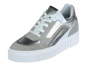 AQA Sneaker