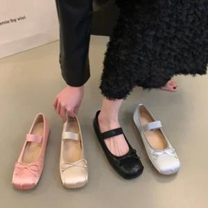 Shoes Family Dames Flats Mode Klassieke Zijden Balletschoenen Dames Lente Vintage Satijnen Zilveren Mary Jane Schoenen Dames Elegante Valentijnsschoenen 35