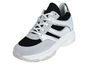 Giga Sneaker