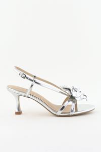 Lola Cruz sandalen met bloem zilver