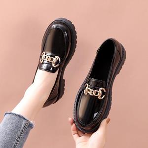 Cpcoepax Dames Platform Loafers Slip-On Lug Sole Chunky Heel Penny Loafers voor Dames Comfortabele Business Casual Werkschoenen met Metalen Ketting Dressy Schoenen 35 zwart