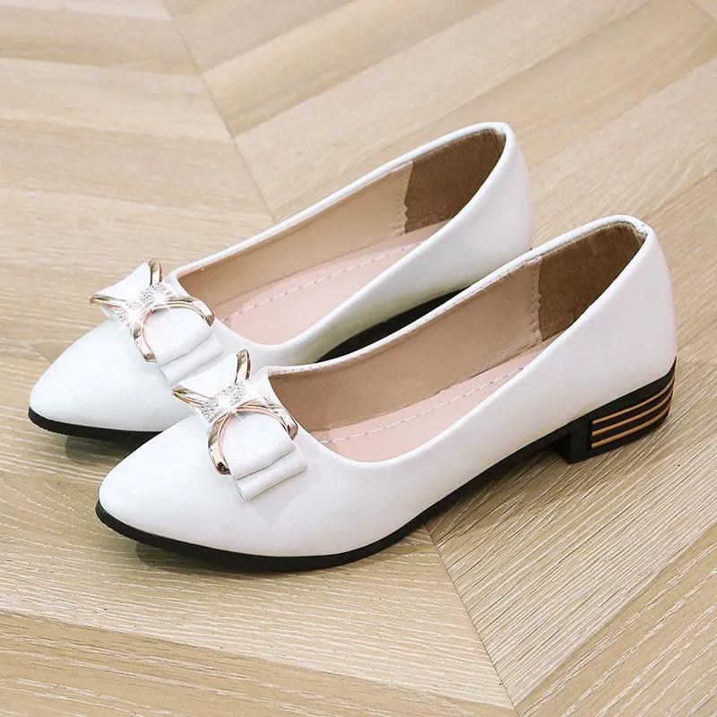 WTEMPO Bow Knot Lage Hak Pumps Lak Leer Glanzend Oppervlak Dames Puntige Neus Ondiepe Mond Slip-on Eenvoudige Casual Woon-werkverkeer Werkschoenen 38 wit