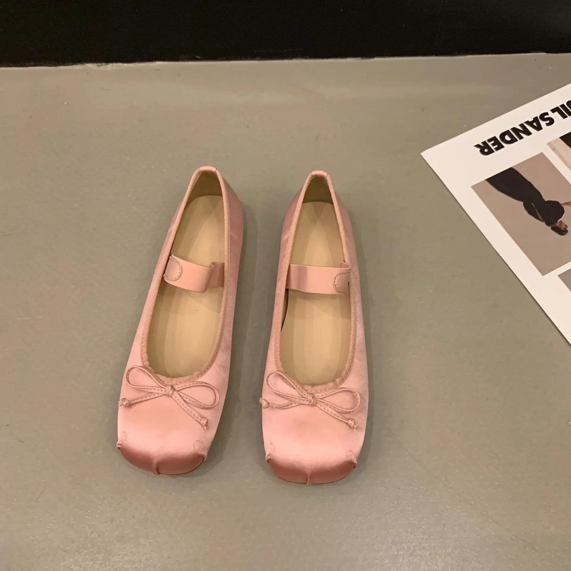 Foot Finesse Dames Flats Mode Klassieke Zijden Balletschoenen Dames Lente Vintage Satijnen Zilveren Mary Jane Schoenen Dames Elegante Valentijnsschoenen 35