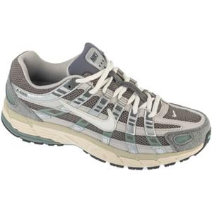 Nike Lage Sneakers  P-6000