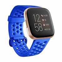 Strap-it Fitbit Versa siliconen bandje met gaatjes (blauw)