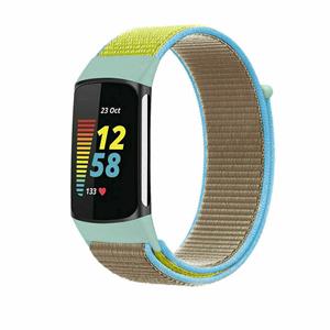 Strap-it Fitbit Charge 5 nylon bandje (camel)