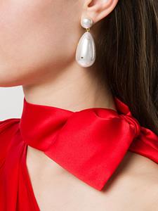 Eshvi Oorhangers met parel - Wit