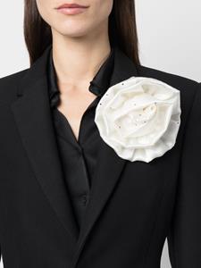 MANURI Broche met bloemdetail - Wit