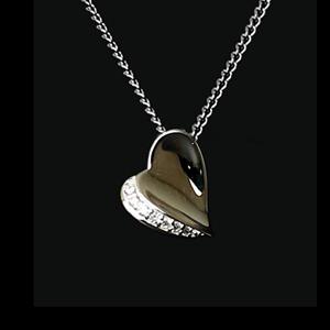 Gedenkartikelen Ashanger Hart in zilver met zirkonia inclusief collier
