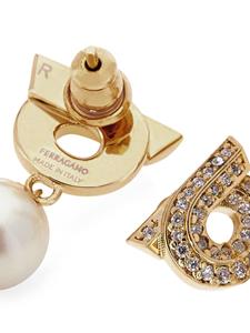 Ferragamo Gancini oorbellen met parel - Goud