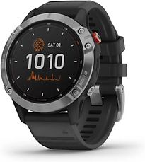 Garmin Fenix 6 Solar 47 mm zilver met een zwarte siliconen polsband - refurbished