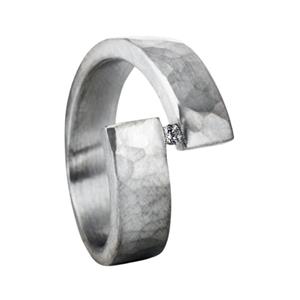 Gedenk Idee Memorialshop Gehamerde design ring met edelsteen en dichte askamer