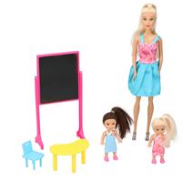 Eddy Toys Set Poppen - Thema School - 1 Grote Pop, 2 Kleine Poppen - Met Schoolbord, Tafel En Stoeltje - 29cm