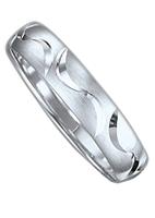 Firetti Trauring mit Gravur seidenmatt, Diamantschnitt, in mehreren Breiten erhältlich, Made in Germany, wahlweise mit oder ohne Brillant