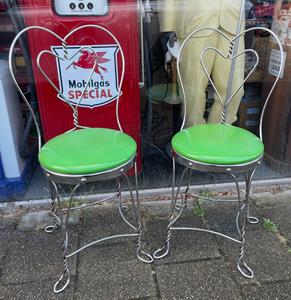 Fiftiesstore Set van 2 Originele Ijssalon Stoelen in Limegroen