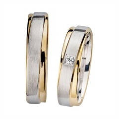Unique Trouwringen Geel En Witgoud Met Diamant Breedte 5 mm