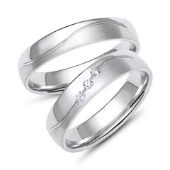 Unique Trouwringen in witgoud of platina met 3 diamanten