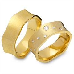 Unique Trouwringen 8 Karaat Geelgoud 9 Diamanten