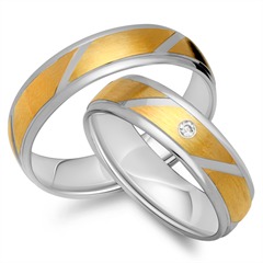 Unique Trouwringen 8 Karaat Geel- Witgoud Met Diamant