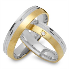 Unique Trouwringen 8 Karaat Geel- Witgoud Met Diamant