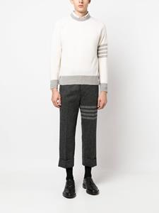 Thom Browne Broek met verlaagd kruis - Grijs