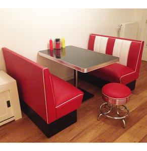 2 x Classic Diner banken Rood + Tafel + Kruk