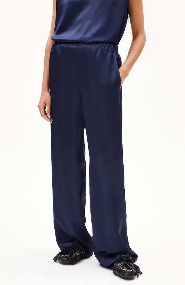 ARMEDANGELS Damen vegan Hose Jonvaali Tinted Navy