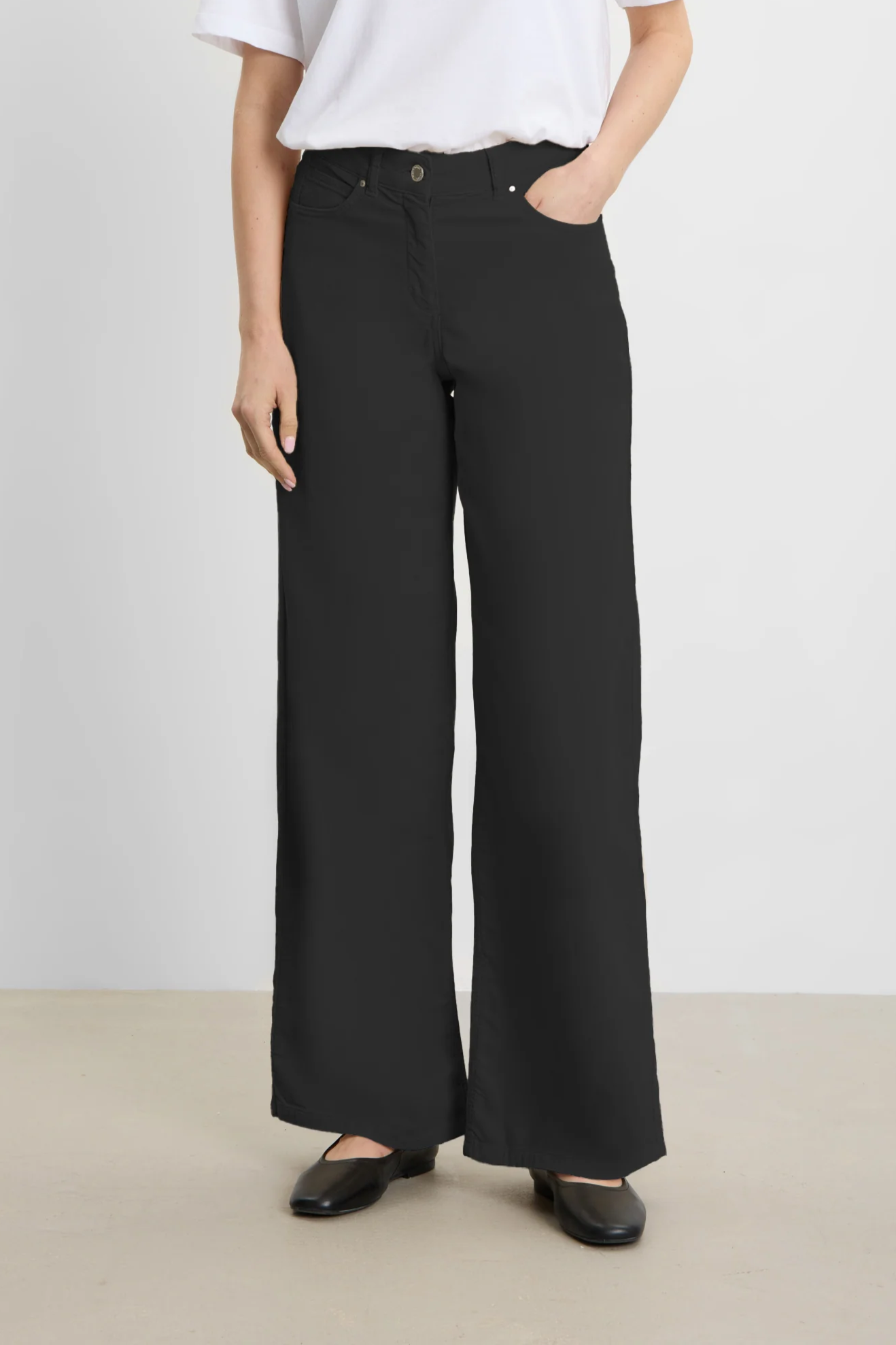 LAURIE Damen vegan Hose Corduroy Carol Loose Schwarz