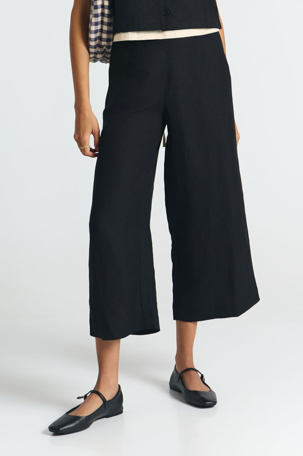 SUITE13LAB Damen vegan Hose Makah Schwarz