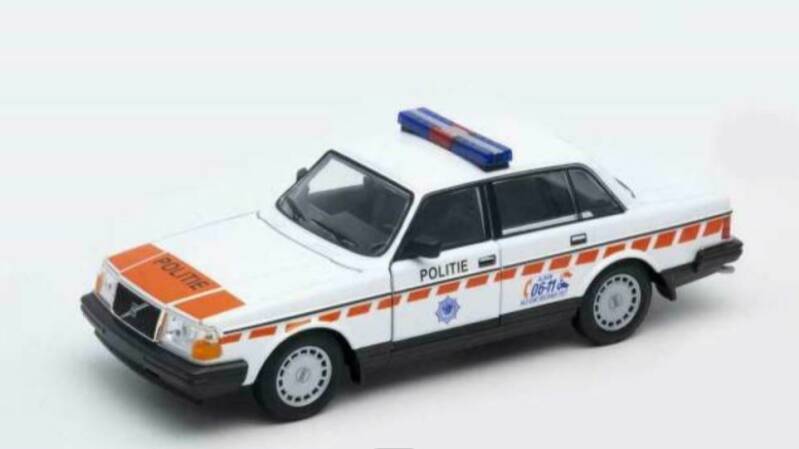 Brinic Modelcars Welly Volvo 240 GL Politie (NL)