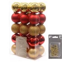 Decoris Kerstversiering mix pakket kunststof kerstballen 6 cm goud/rood 30 stuks met haakjes -