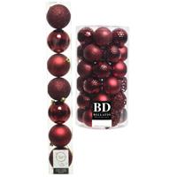 Decoris Kerstversiering kunststof kerstballen donkerrood 6-8 cm pakket van 51x stuks -