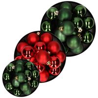 Decoris Kerstversiering kunststof kerstballen mix rood/donkergroen 4-6-8 cm pakket van 68x stuks -