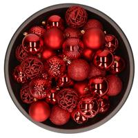 Decoris 37x stuks kunststof kerstballen rood 6 cm mix -