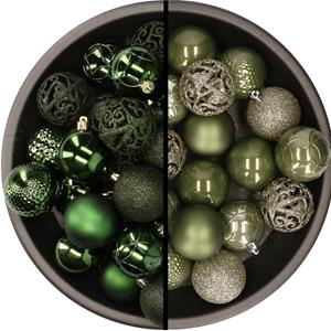 Kunststof kerstballen 74x stuks donkergroen en legergroen 6 cm -
