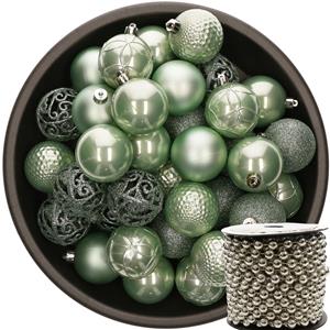 Decoris 37x stuks kunststof kerstballen 6 cm mintgroen inclusief kralenslinger zilver -
