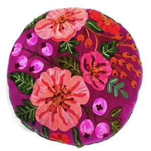 Only Natural Fuchsia roze velvet kussen met handgeborduurde bloemen - rond 50cm