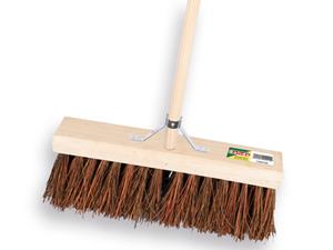 Plusjop Stadsbezem SOLIDE 36 cm met IKAPÉ steel 150 x 2,8 cm en stokhouder