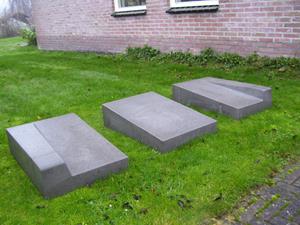Atsma Invalidenblokken rechts 75x50x10-20cm grijs