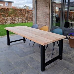 Industrielemeubelshop Douglashouten tuintafel Deborah met stalen H poten