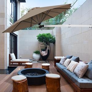 Costway Parasol voor aan de Muur Terrasparaplu met Verstelbare Aluminium Stang Wandgemonteerde Tuinparasol voor Balkon Binnenplaats Bruin