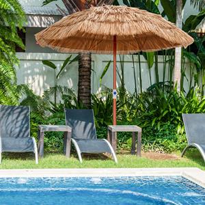 Costway Parasol Hawaii Strandscherm Rietje Kantelbaar Tuinparasol in Hoogte Verstelbaar Terrasparasol met Draagtas voor Tuin Strand Buiten