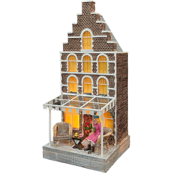 Kersthuis Met Dame Op Terras - 